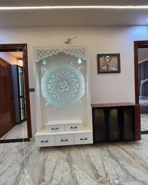 Room in 5 BHK Builder Floor at Sector 30 – for Sale