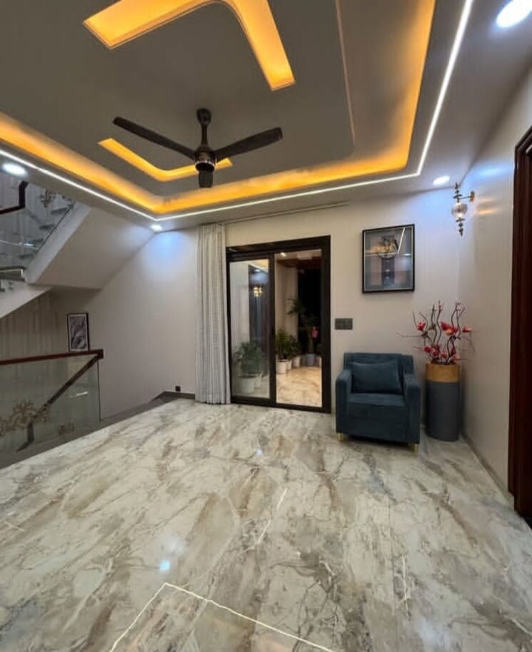 Room, sector 30 5 Bedroom 4500 Sq.Ft. Builder Floor In Sector 30 Faridabad 8754652