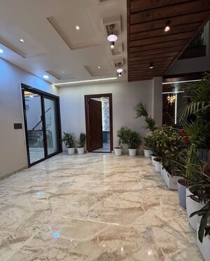 Parking in 5 BHK Builder Floor at Sector 30 – for Sale