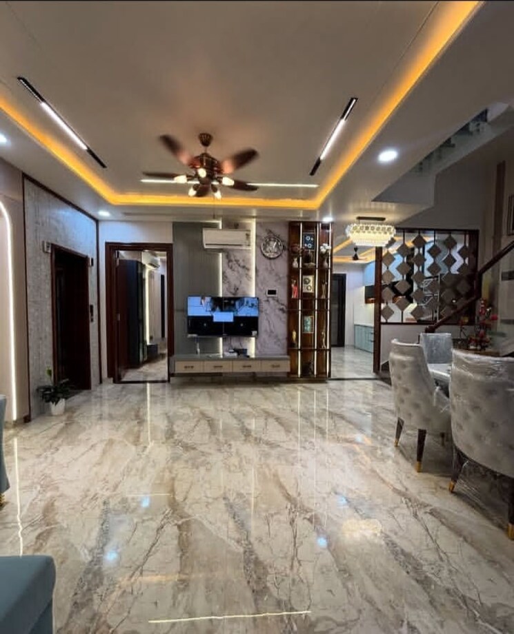 Gym, sector 30 5 Bedroom 4500 Sq.Ft. Builder Floor In Sector 30 Faridabad 8754652