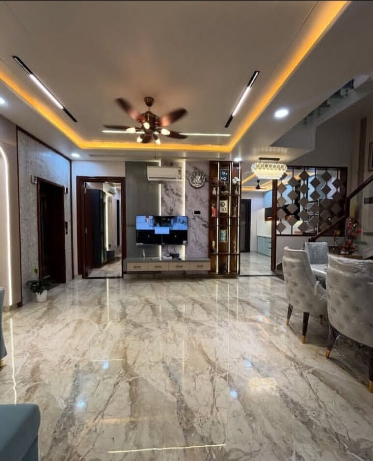 Gym, sector 30 5 Bedroom 4500 Sq.Ft. Builder Floor In Sector 30 Faridabad 8754652