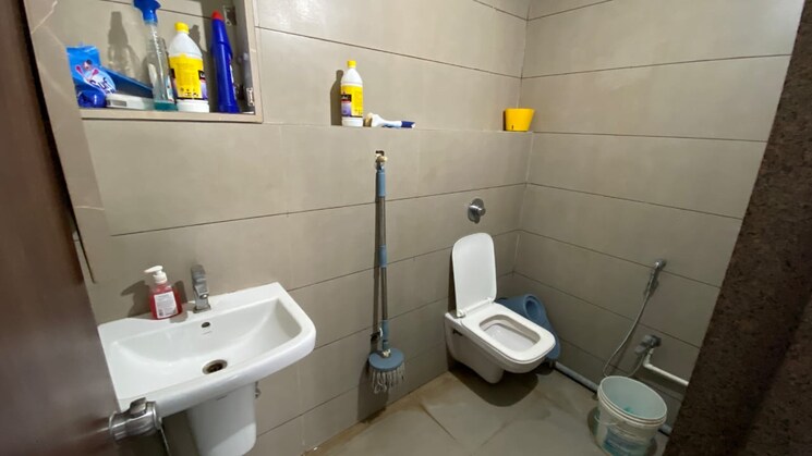Bathroom, savaliya-krish-cubical Commercial Office Space 1318 Sq.Ft. In Thaltej Ahmedabad 8754609