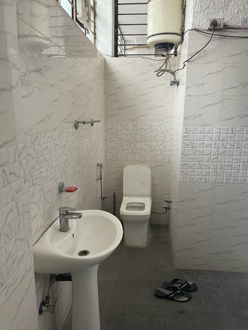 Bathroom in 2 BHK Builder Floor at Defence Colony – for Rent