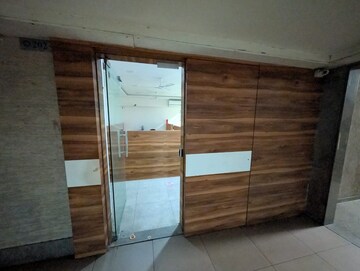 Room in  Office Space at Thaltej – for Rent