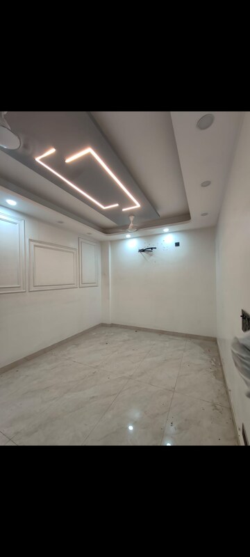 Room in 2 BHK Builder Floor at Malviya Nagar – for Rent