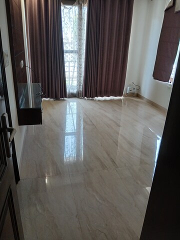 Staircase in 3 BHK Builder Floor at Sector 35 – for Rent