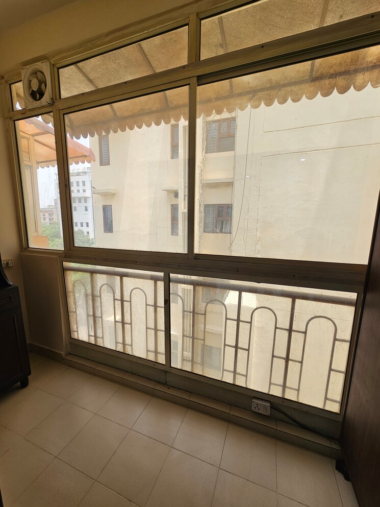 Balcony, sector 10 dwarka 3 Bedroom 1700 Sq.Ft. Apartment In Sector 10 Dwarka Delhi 8754743