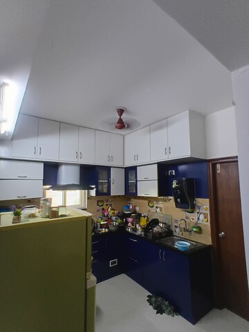 Furnished Amenities in 3 BHK Apartment at Manikonda – for Rent