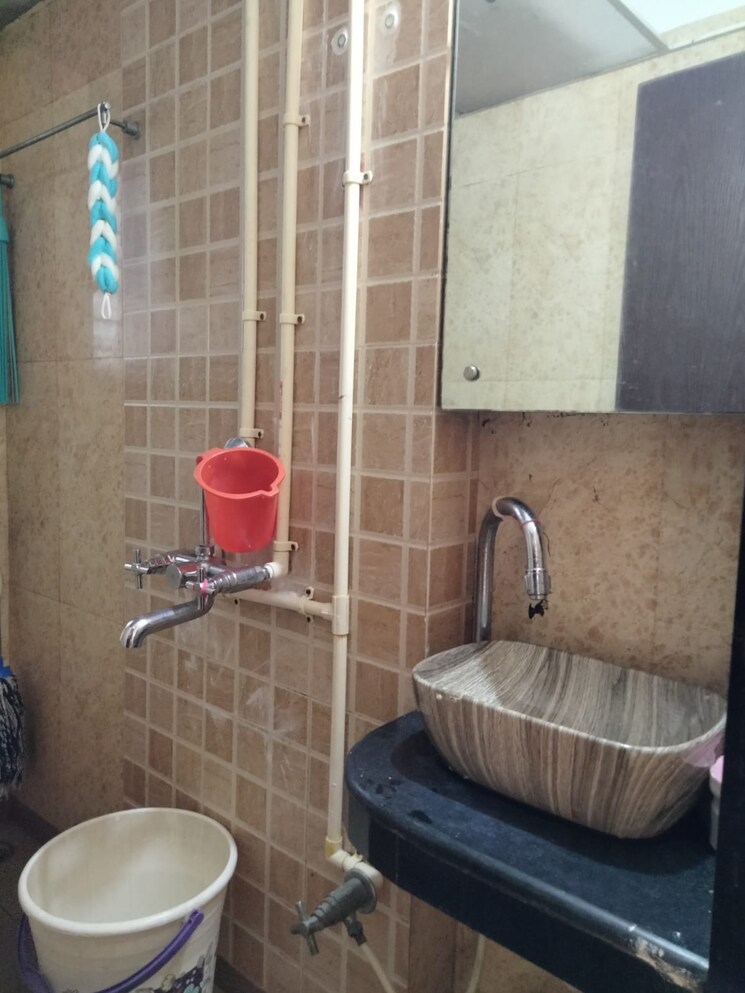 Bathroom, matunga west 2 Bedroom 700 Sq.Ft. Apartment In Matunga West Mumbai 8754770