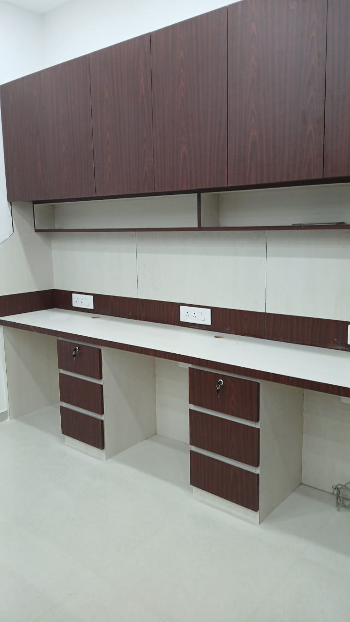 Office Space For Rent in Mani Casadona