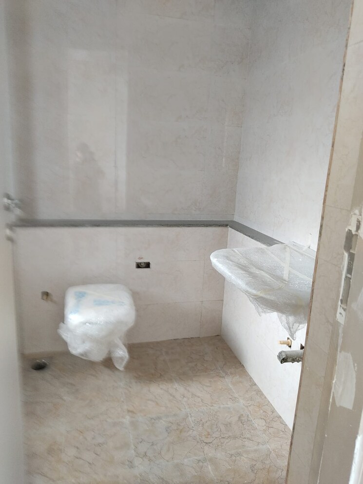 Bathroom, sheth-vasant-oasis 3 Bedroom 1113 Sq.Ft. Apartment In Andheri East Mumbai 8754806