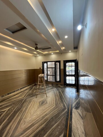 Gym in 3 BHK Independent House at Sector 17 – for Rent