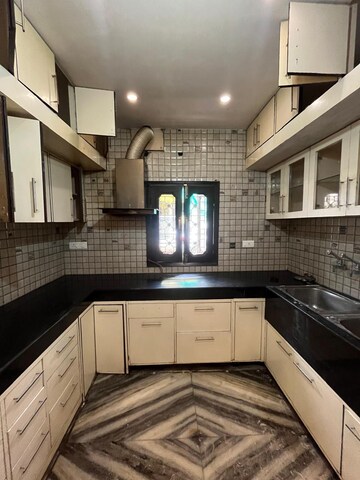 Kitchen in 3 BHK Independent House at Sector 17 – for Rent