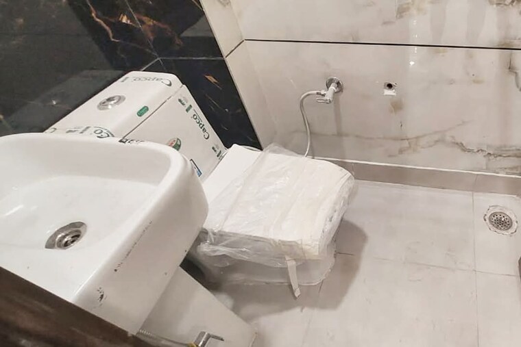 Bathroom, sa-homes-i 2.5 Bedroom 454 Sq.Ft. Builder Floor In Uttam Nagar Delhi 8754863