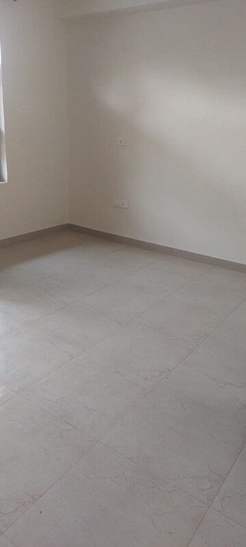 Room in 3 BHK Builder Floor at Pragati Hills, Sector 47 – for Rent