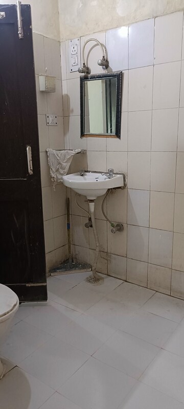Bathroom in 1 BHK Builder Floor at Sector 52 – for Sale