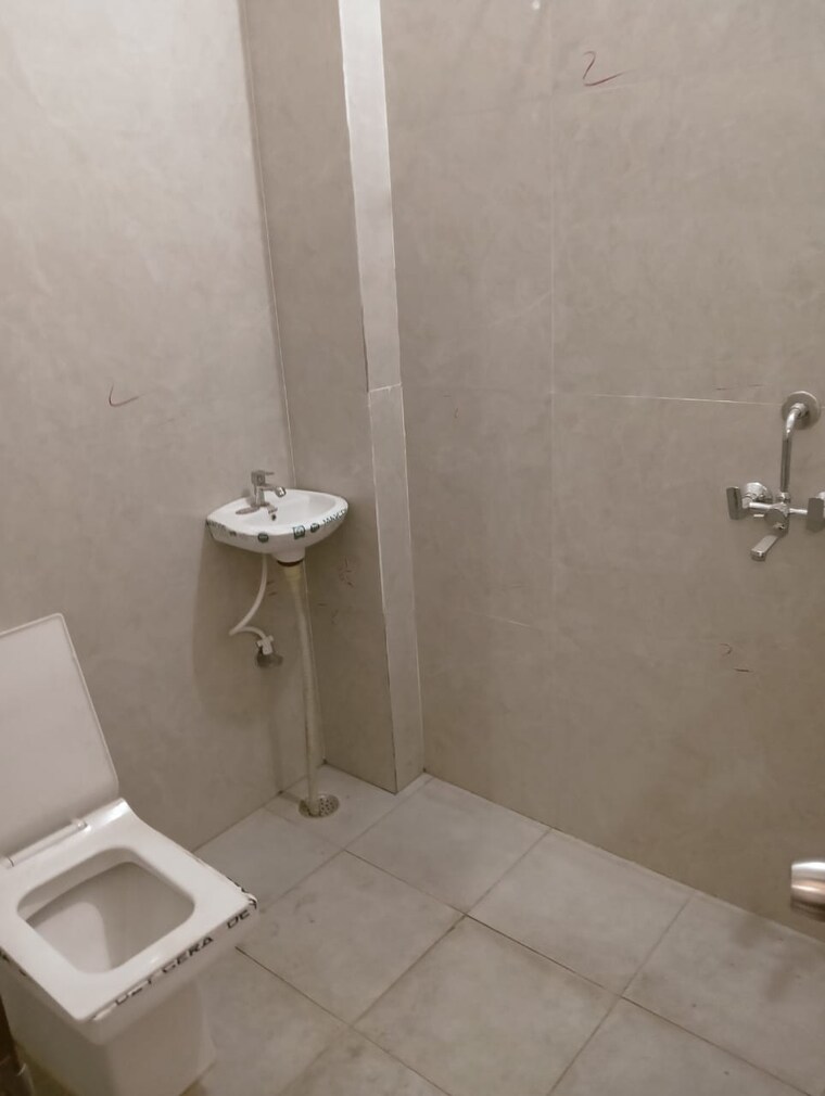 Bathroom, kalwar road 3 Bedroom 1800 Sq.Ft. Independent House In Kalwar Road Jaipur 8754906
