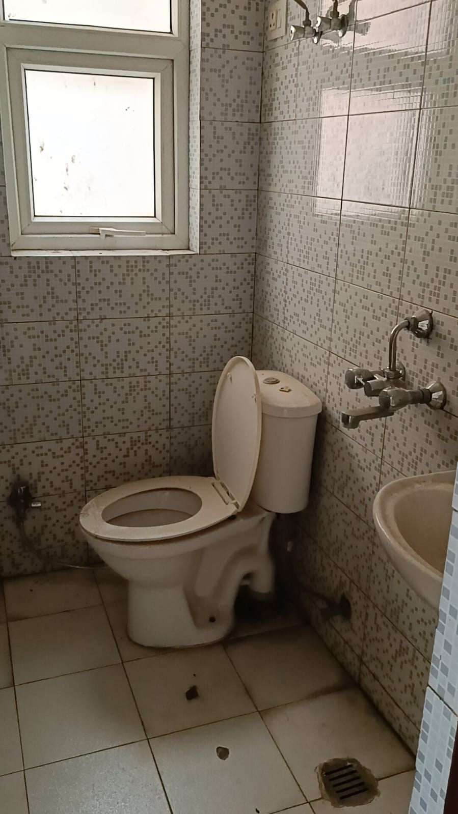 3 BHK + Servant Room,Study Room Builder Floor For Sale in BPTP Park Elite Floors