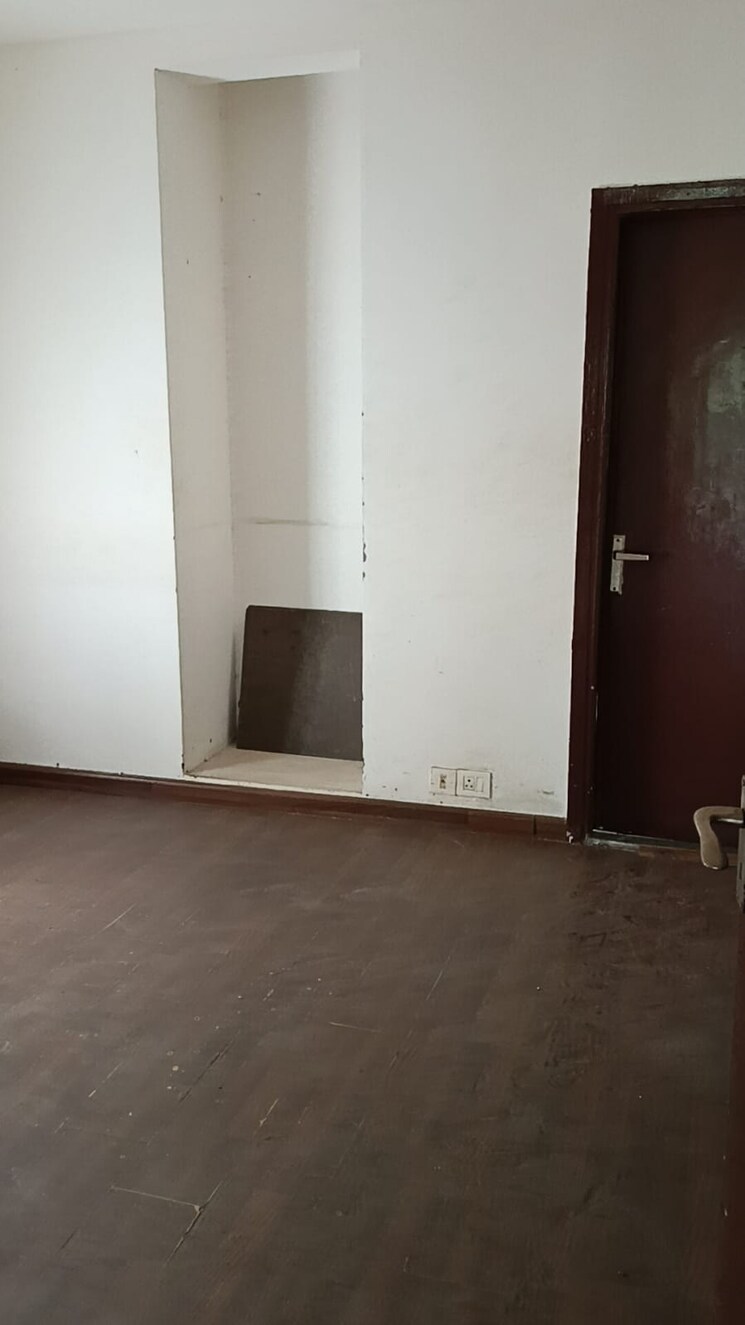 Room, bptp-park-elite-floors 3 Bedroom 250 Sq.Yd. Builder Floor In Sector 85 Faridabad 8754902