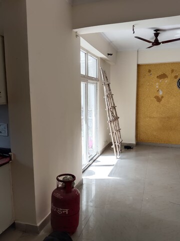 Room in 2 BHK Apartment at Amrapali Zodiac, Sector 120 – for Rent