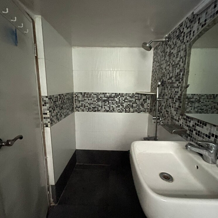 Bathroom, vasant-valley-complex 2 Bedroom 740 Sq.Ft. Apartment In Dindoshi Mumbai 8754921