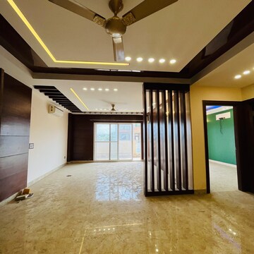 Living Room in 4 BHK Builder Floor at Sector 49 – for Rent