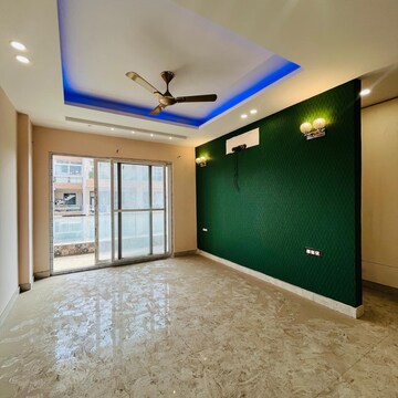Room in 4 BHK Builder Floor at Sector 49 – for Rent