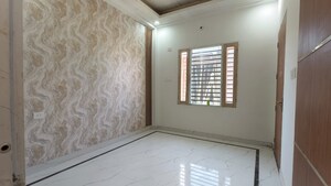 Room in 3 BHK Villa at Noida Central – for Sale