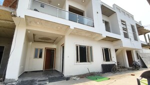 3 BHK Villa For Sale in Noida Central