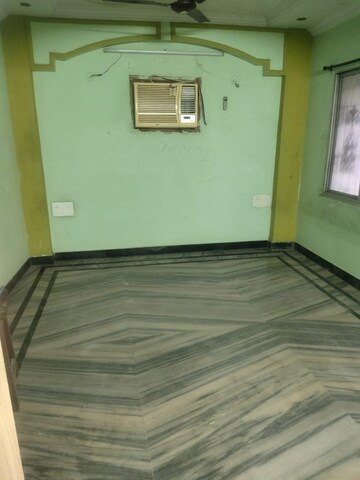 Room in 2 BHK Apartment at Nagpur Station – for Rent