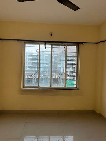 Room in 2 BHK Apartment at Palladium Homes, Dhanori – for Rent