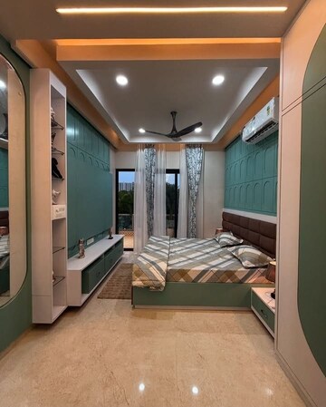 Living Room in 2 BHK Builder Floor at Sector 33 – for Rent