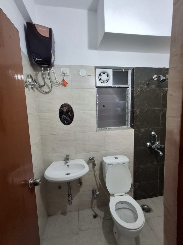 Bathroom, rajat-avante 2 Bedroom 813 Sq.Ft. Apartment In Joka Kolkata 8754948