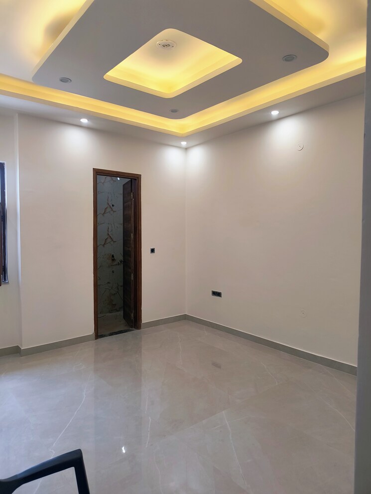 Room, sahastradhara 3.5 Bedroom 120 Sq.Yd. Independent House In Sahastradhara Dehradun 8754976