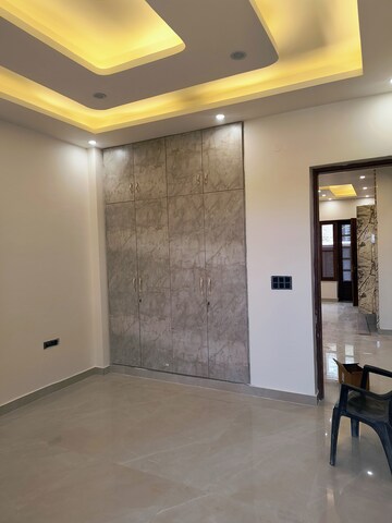 Room in 3.5 BHK Independent House at Sahastradhara – for Sale