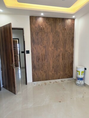 Room in 3.5 BHK Independent House at Sahastradhara – for Sale