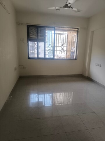 Room in 2 BHK Apartment at Hill Side Powai, Powai – for Rent