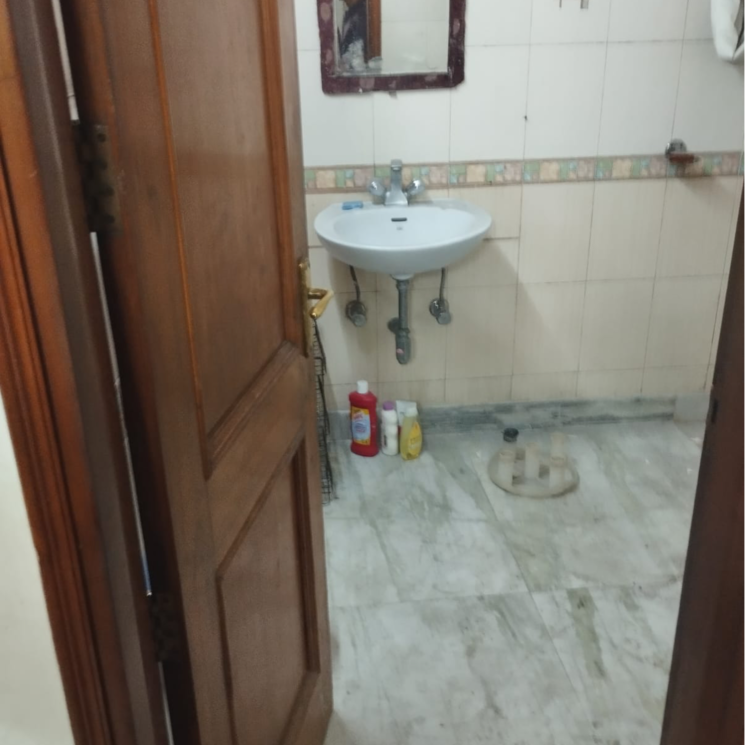 Bathroom, sector 23 1 Bedroom 161 Sq.Yd. Builder Floor In Sector 23 Gurgaon 8754965