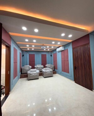 Room in 3 BHK Builder Floor at Sector 30 – for Sale