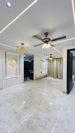 Building Lobby in 3 BHK Builder Floor at Anant Raj Ashok Estate, Sector 63a – for Sale