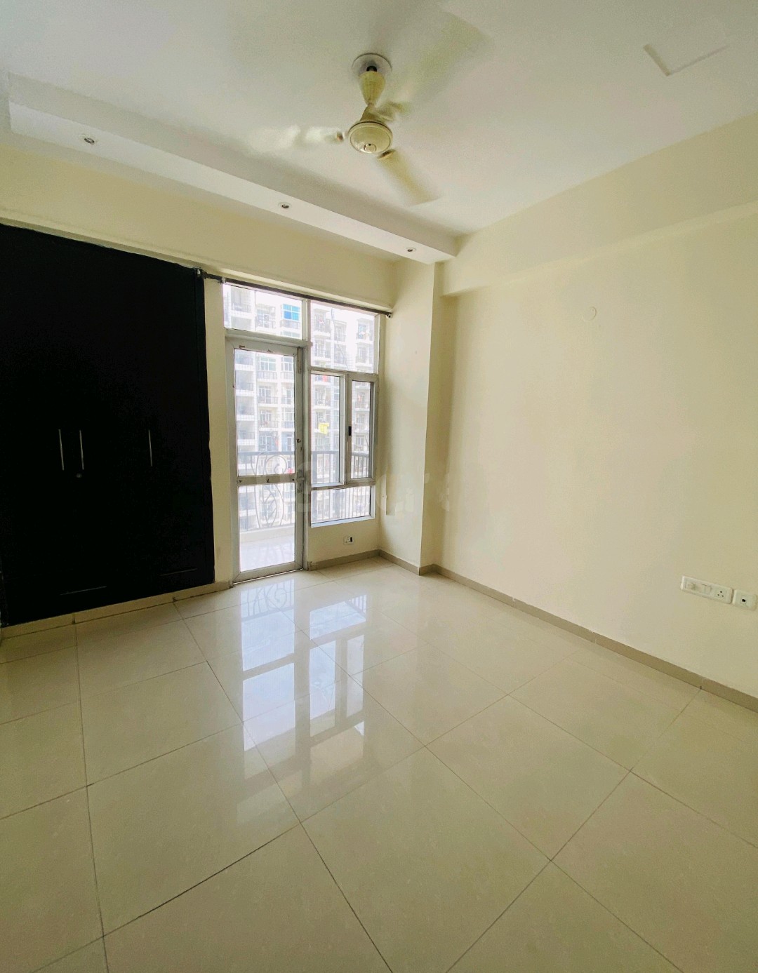 2 BHK + Study Room Apartment For Sale in Prateek Wisteria