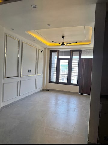 Room in 3 BHK Builder Floor at Puri Aman Vilas, Sector 89 – for Rent