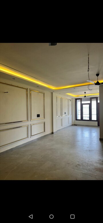 Room in 3 BHK Builder Floor at Puri Aman Vilas, Sector 89 – for Rent