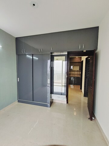 Room in 2 BHK Apartment at Signature Global Proxima, Sector 89 – for Rent