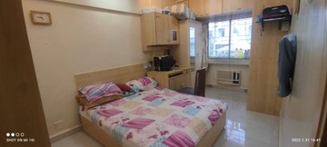 Bedroom in 2 BHK Apartment at Tardeo – for Sale