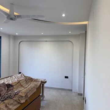 Bedroom in 3 BHK Builder Floor at Sector 55 – for Rent