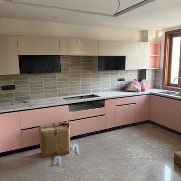 Kitchen in 3 BHK Builder Floor at Sector 55 – for Rent