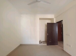2 BHK Apartment For Sale in Amrapali Silicon City, Sector 76