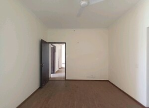 Room in 2 BHK Apartment at Amrapali Silicon City, Sector 76 – for Sale
