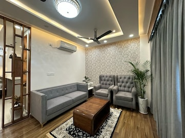 Master Bedroom in 6+ BHK Villa at Emaar Gomti Greens, Gomti Nagar – for Rent
